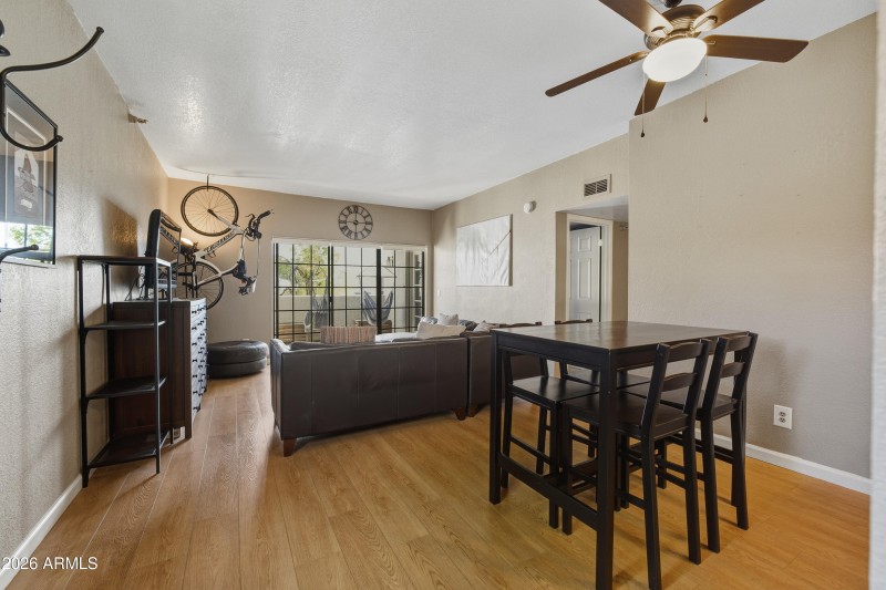 8020 E THOMAS RD-05