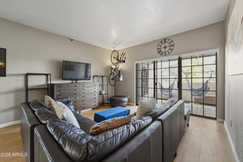 8020 E THOMAS RD-06