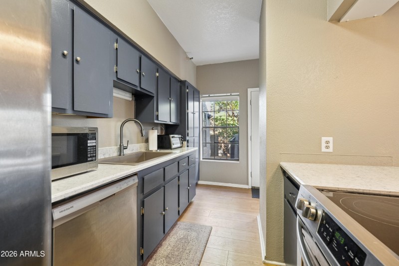8020 E THOMAS RD-10