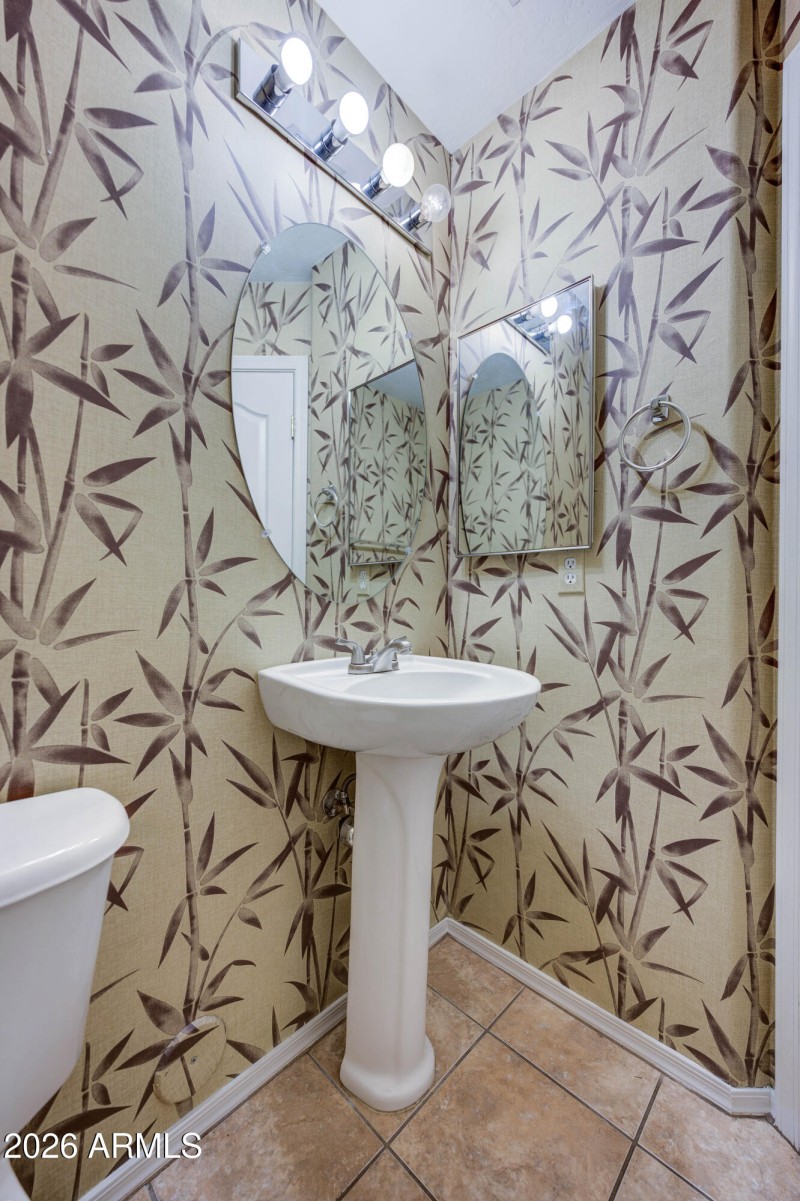 Half Bath 1s floor