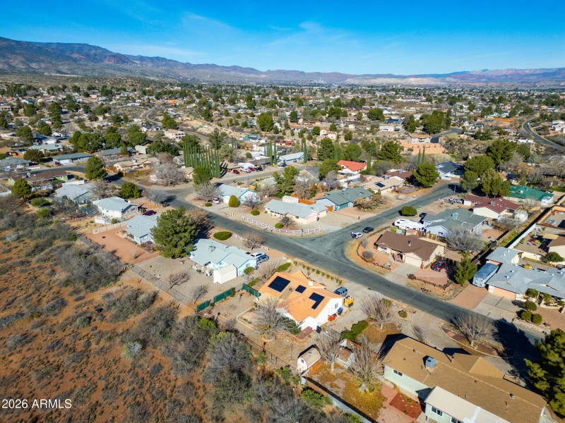 7-web-or-mls-1539-e-arrowhead-ln