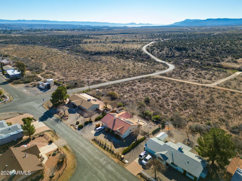 9-web-or-mls-1539-e-arrowhead-ln