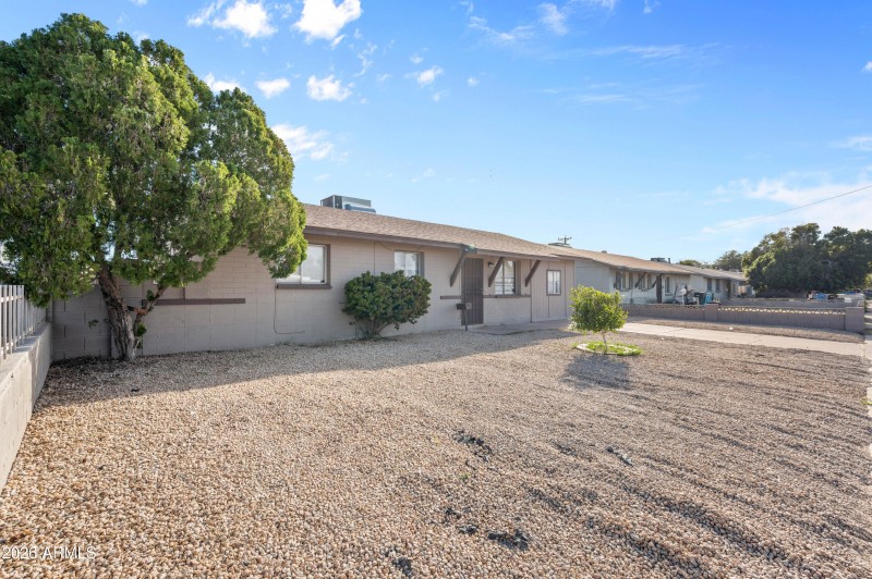 3007 N 81st Ave, Phoenix, AZ 85033-3
