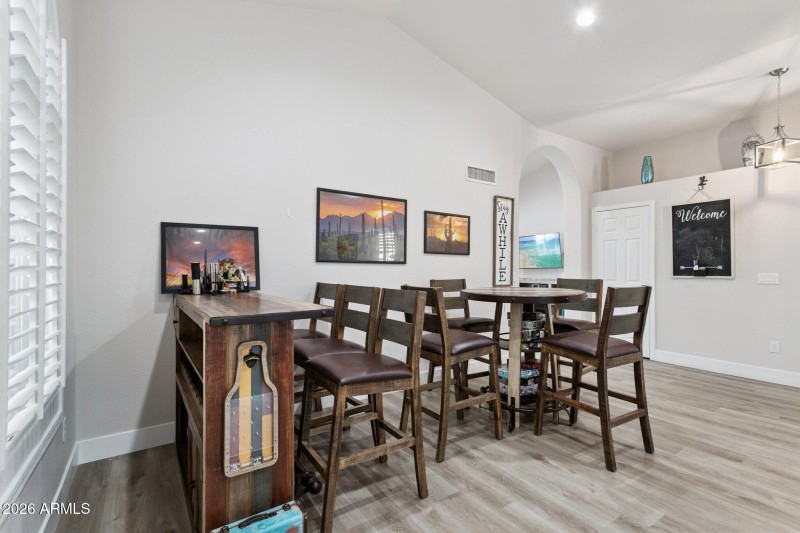 10-web-or-mls-4637-e-fernwood-ct