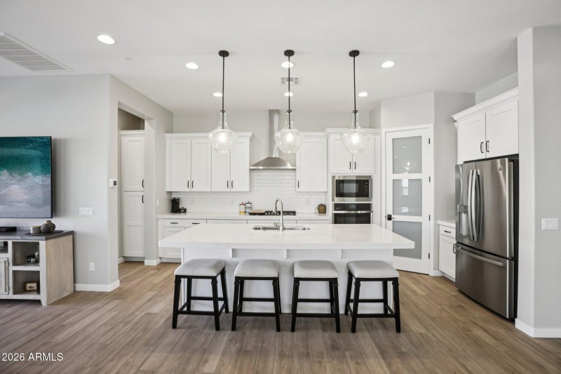 16-web-or-mls-E Jasmine St-S2801-012