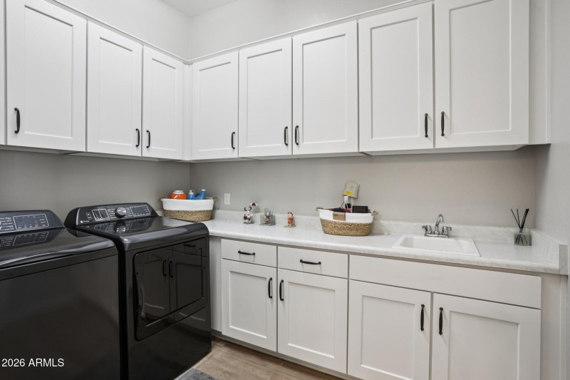 30-web-or-mls-E Jasmine St-S2801-026