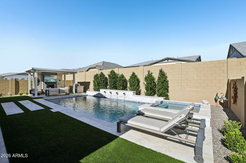 41-web-or-mls-E Jasmine St-S2801-037