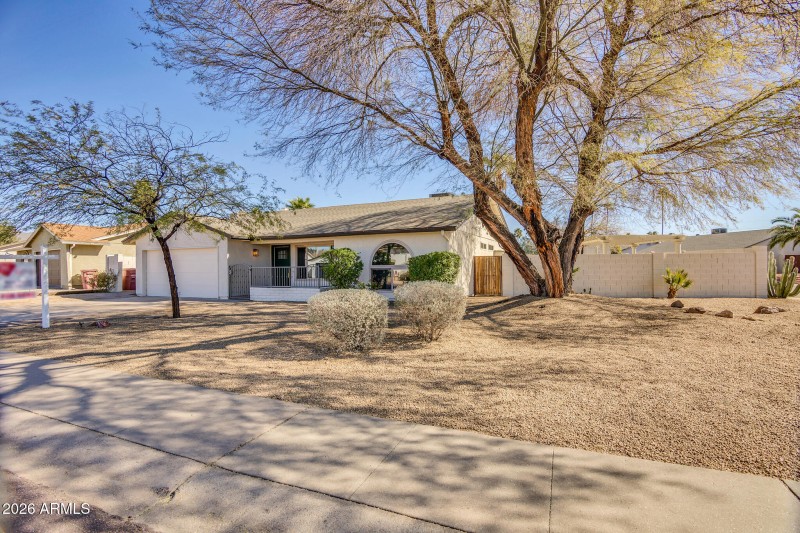 10645 E Mercer Ln-3