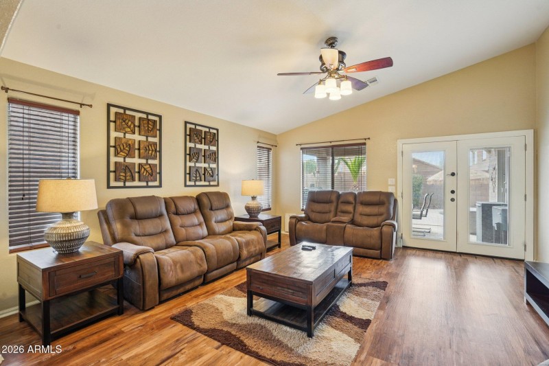 4-web-or-mls-Dietz Dr-S2901-004
