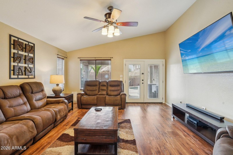 5-web-or-mls-Dietz Dr-S2901-005