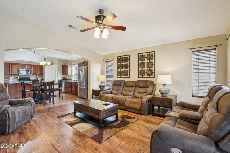6-web-or-mls-Dietz Dr-S2901-006