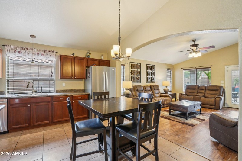 9-web-or-mls-Dietz Dr-S2901-009