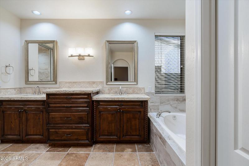 Primary bedroom bathroom