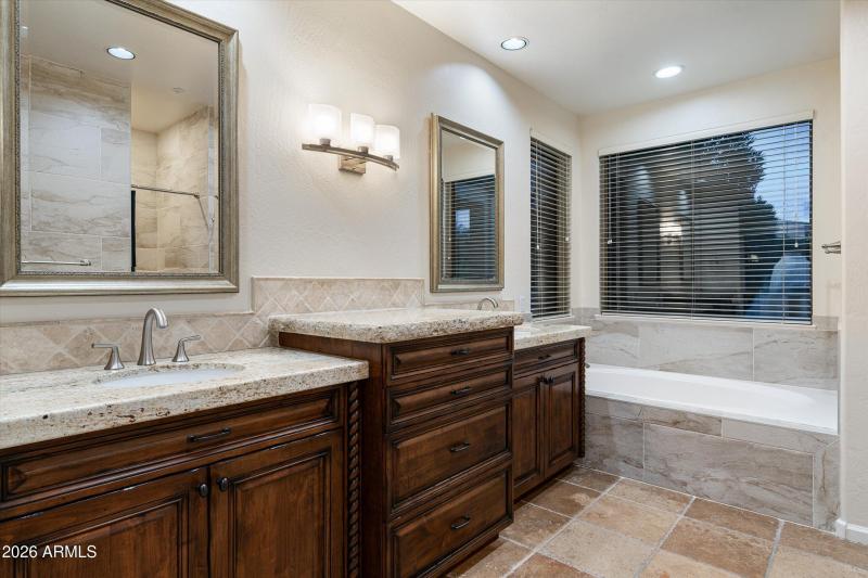 Primary bedroom bath