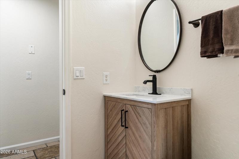 Powder room(full bath)