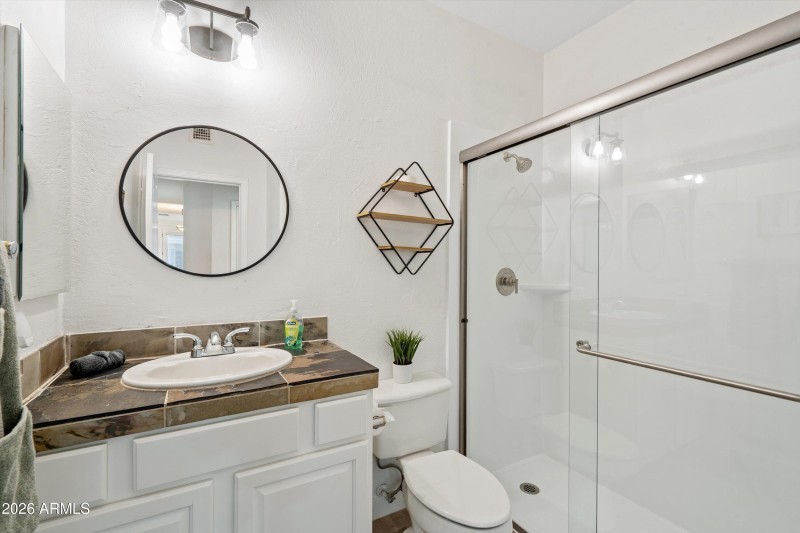 25-Bathroom