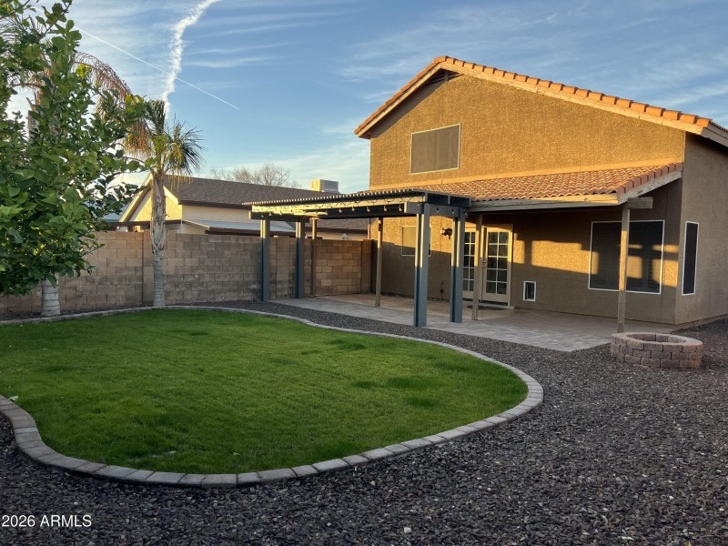 Backyard w/pergola