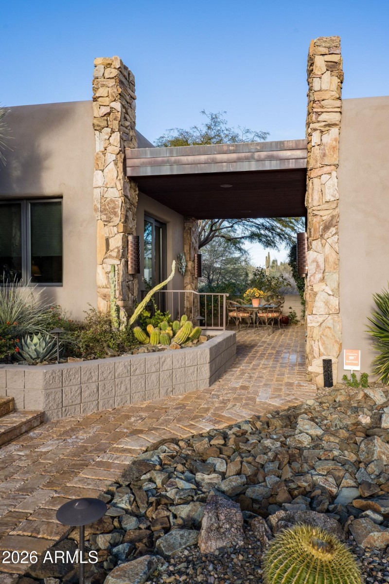 030_Breezeway to Casita