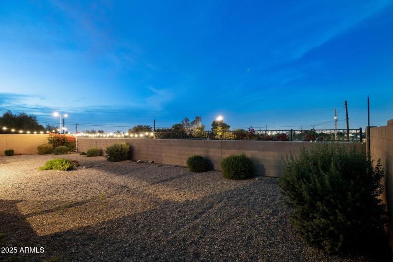 60-web-or-mls-7707-s-43rd-pl