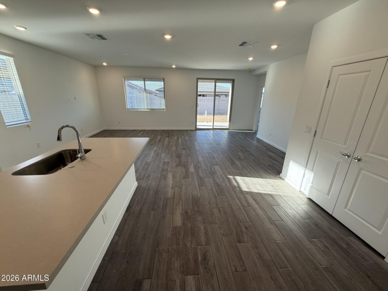 140 Kitchen2