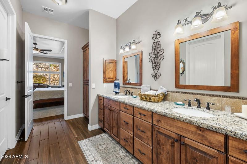 30-Primary Bathroom (2)