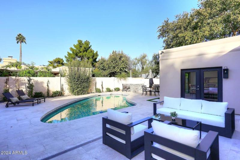 Patio-Pool