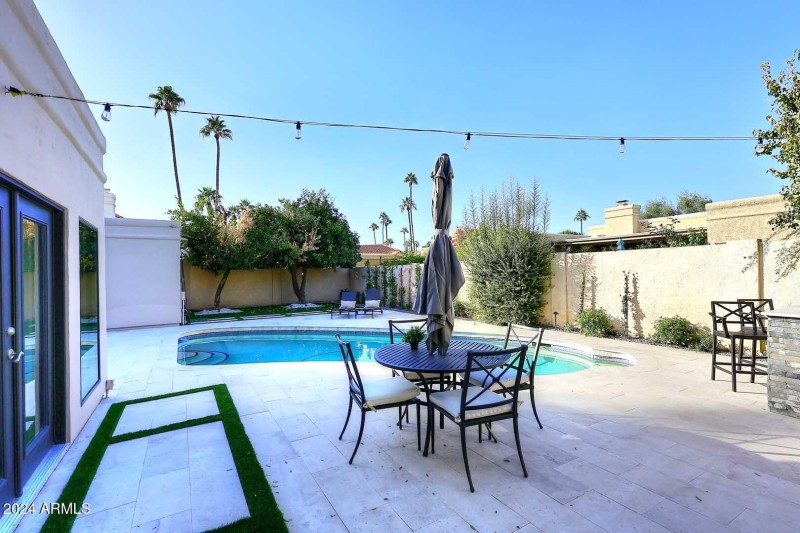 Pool-Patio