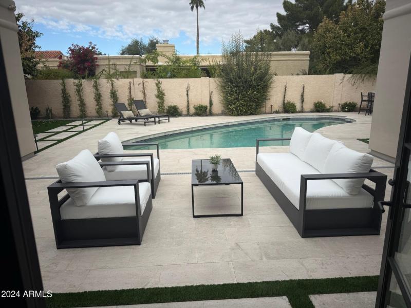 Patio-Pool