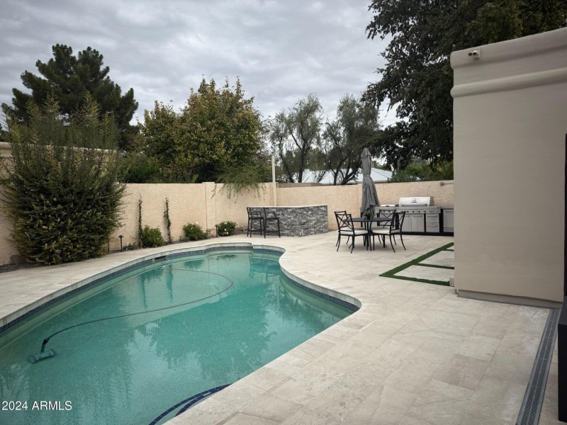 Patio-Pool