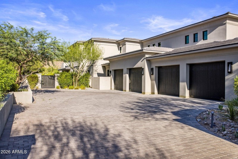 086_4 Car Garage