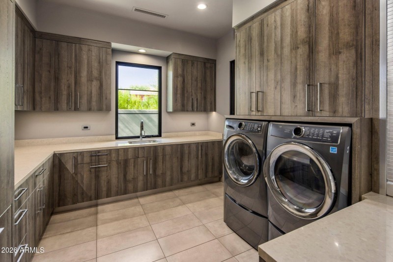 043_Laundry Room