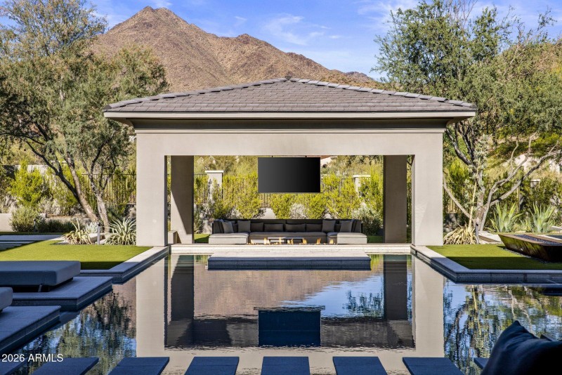 059_Pool Views
