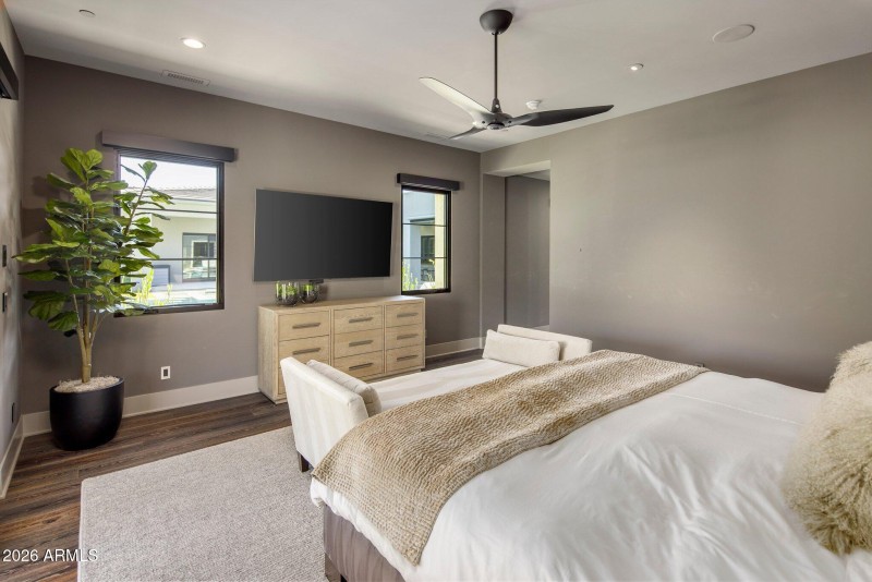 037_Owners Suite