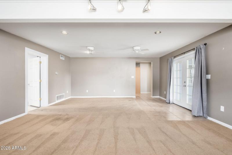 2320 E Fairmount Ave - 13