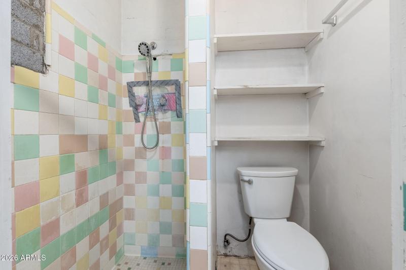 2320 E Fairmount Ave - 16