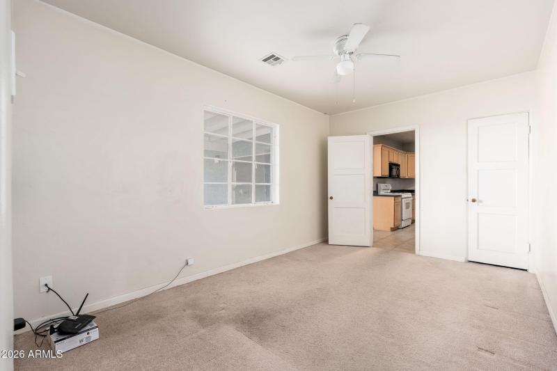 2320 E Fairmount Ave - 18