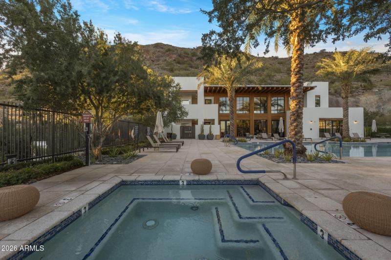 4849 N CAMELBACK RIDGE DR B108