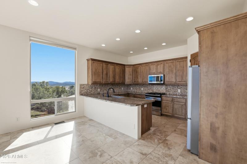 25 Buckskin - Kitchen