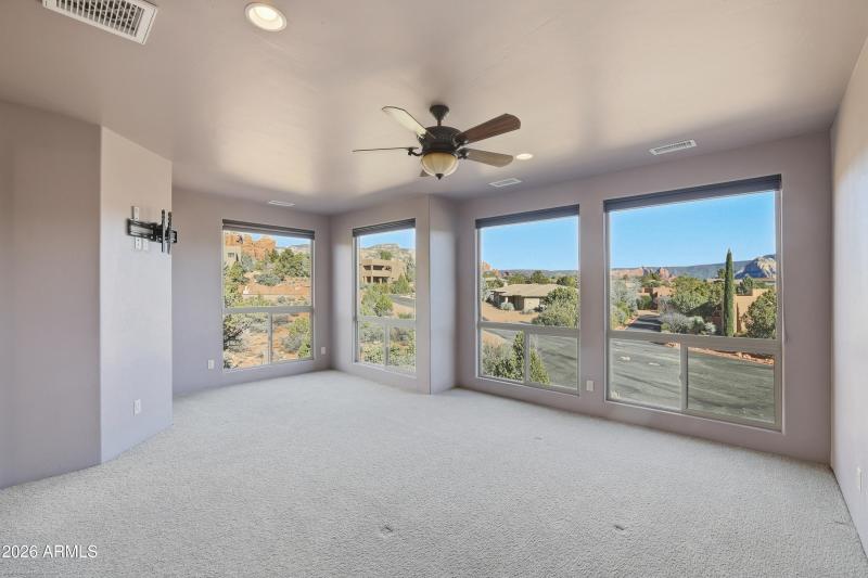 25 Buckskin - Primary Suite