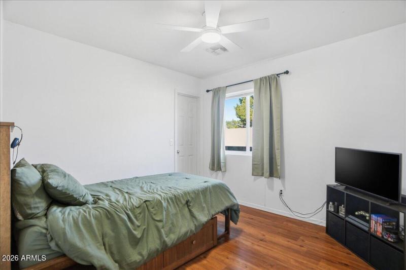 18-10330 N 86th Ave_RedHogMedia