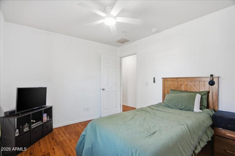 19-10330 N 86th Ave_RedHogMedia