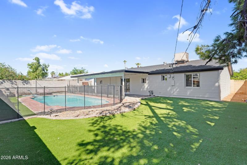 29-web-or-mls-3545 E Friess Dr-33