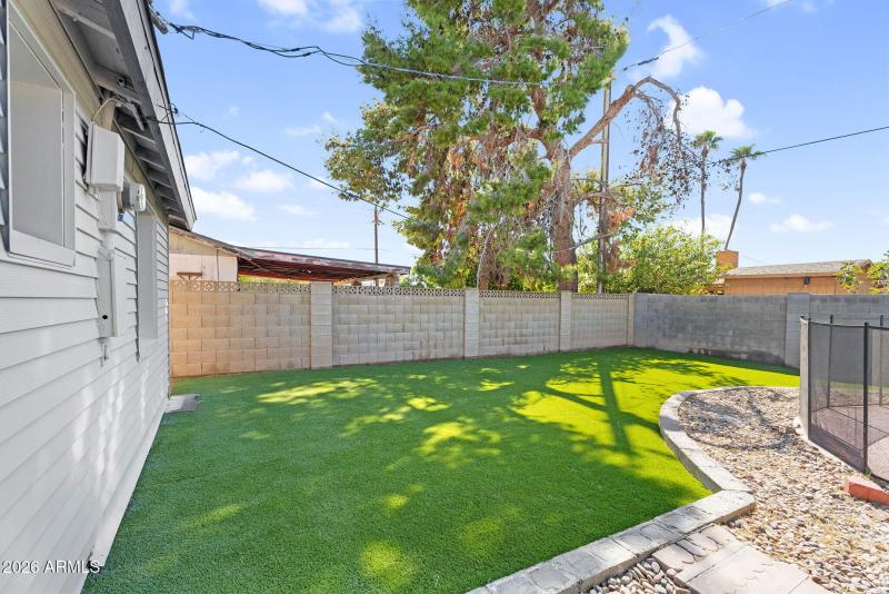 34-web-or-mls-3545 E Friess Dr-31