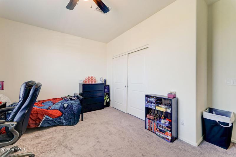 35587 N Donovan Dr-32