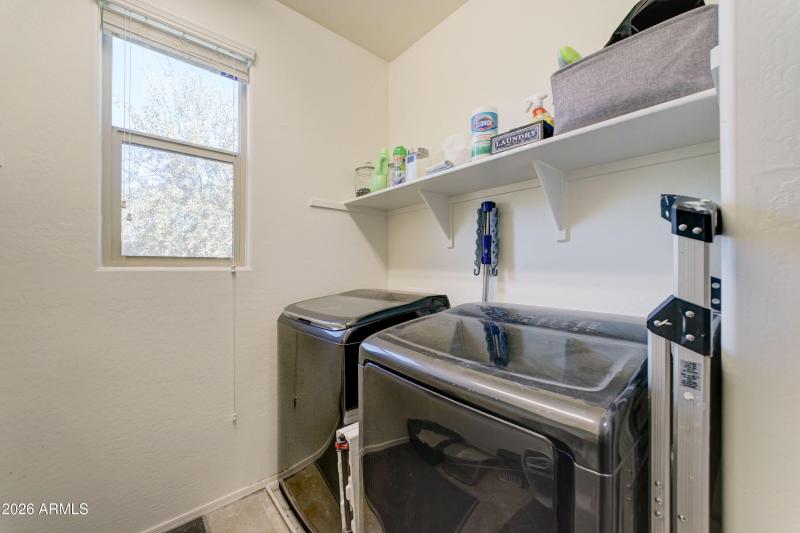 35587 N Donovan Dr-37