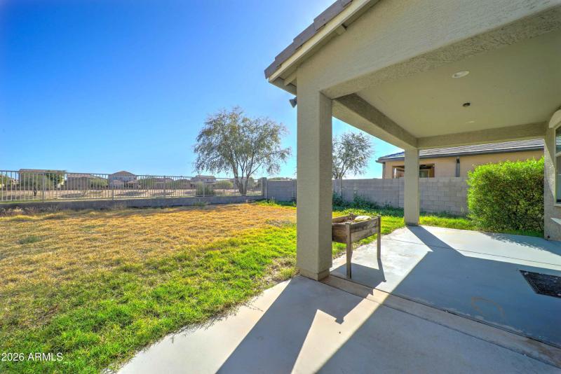 35587 N Donovan Dr-38