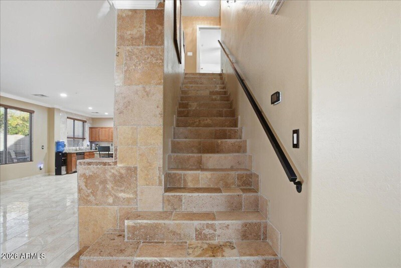 20-2414 W Florentine Rd_RedHogMedia