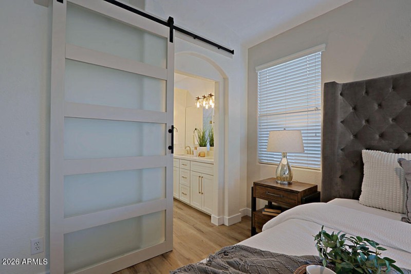 MasterBedroom4