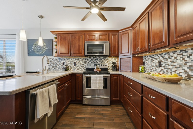 Stunning kitchen!