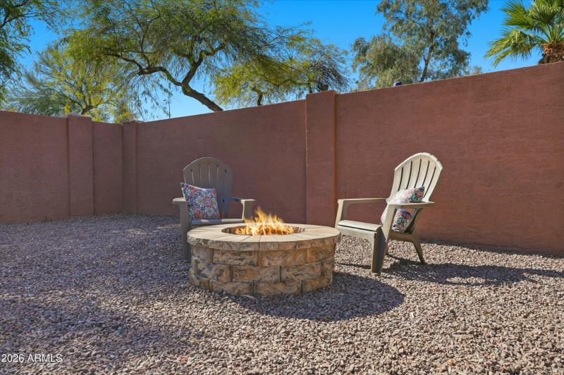 Stone fire pit